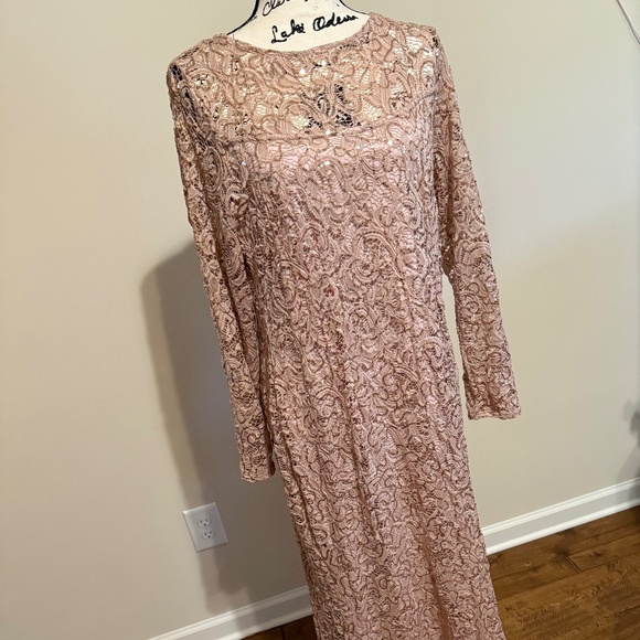 Lace Gown with Gold Sequins Front & Back, L/S, Illusion Top, Sz XL NWT Nordstrom - Picture 1 of 5